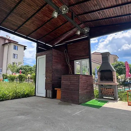 Relax In Kosharica شقة *